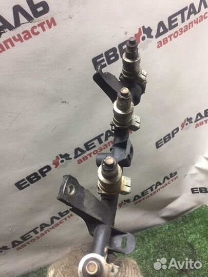 Топливная рейка с форсунками Peugeot 306 универсал