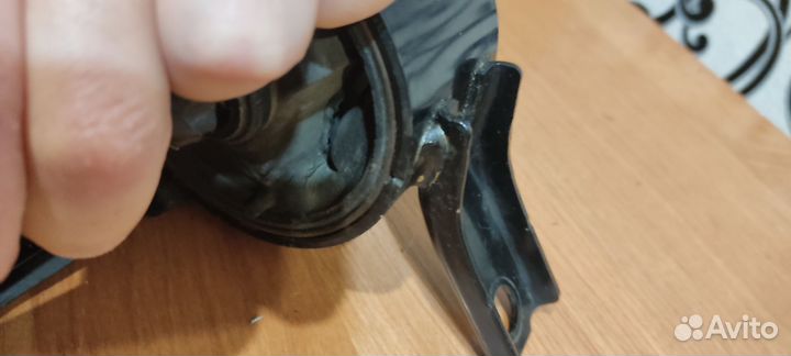 Подушки/опоры левая правая Lancer x 1.5 МКПП