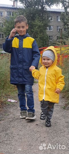Куртка,ветровка,плащ,дождевик 134-140