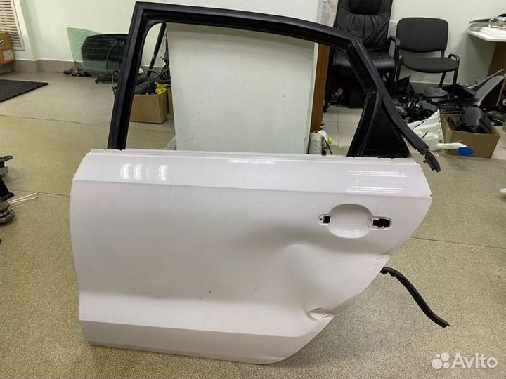 Дверь боковая задняя левая Volkswagen Polo седан