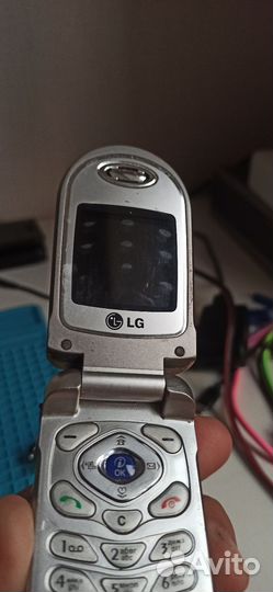 LG C1100