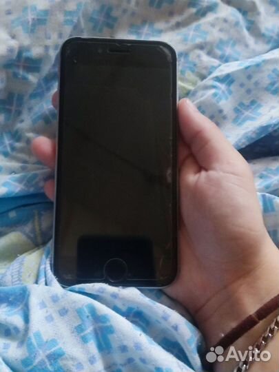 Телефон iPhone 6s