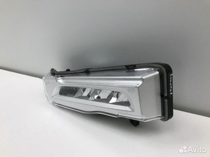 Левая противотуманная фара BMW X7 (G07)