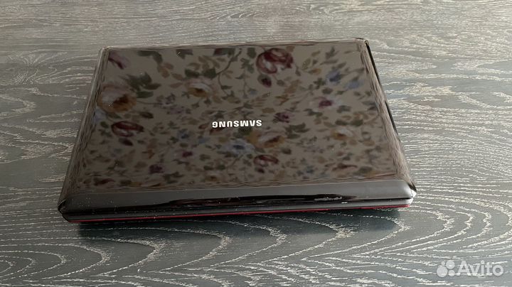Нетбук Samsung NP N110