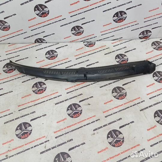 Жабо левое Mercedes E-Class W210
