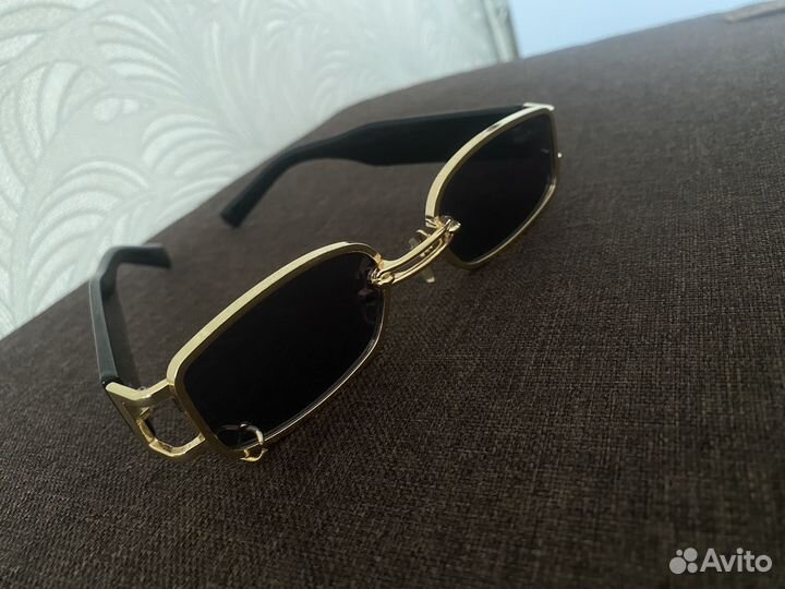 Солнцезащитные очки