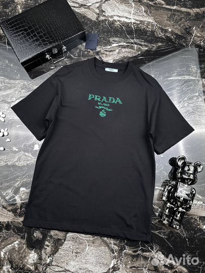 Футболка Prada