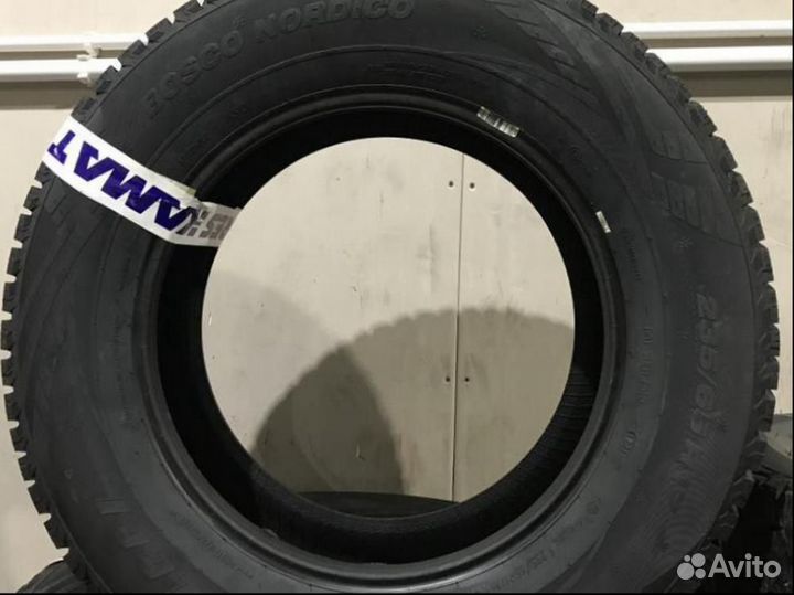 Viatti Bosco Nordico V-523 235/65 R17 104T