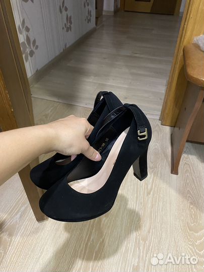 Туфли Мэри Джейн на высоком каблуке