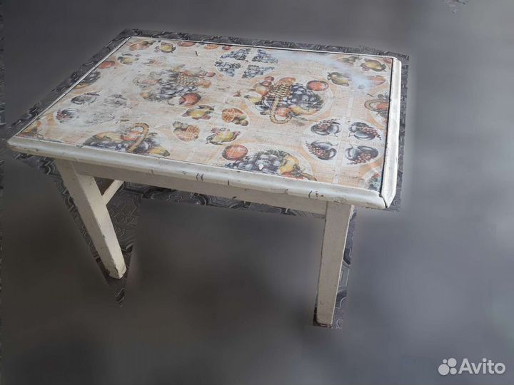 Маленький столик из СССР