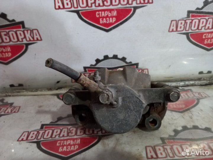 Суппорт тормозной передний правый Toyota Mark Ii