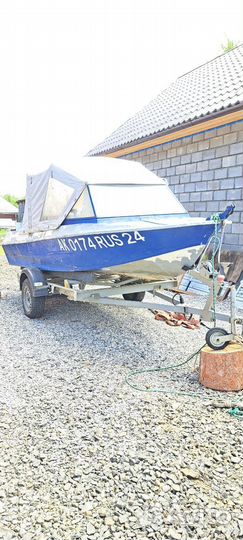 Лодка Крым с мотором