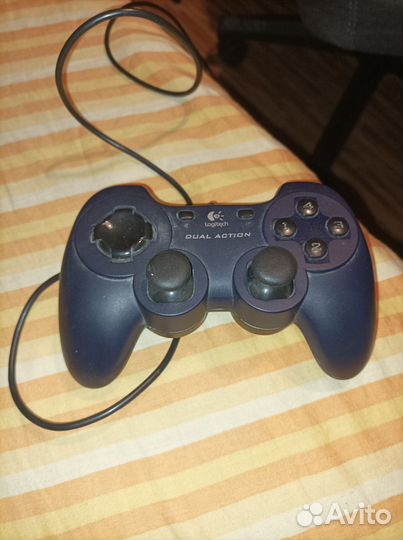 Геймпад Logitech dual action