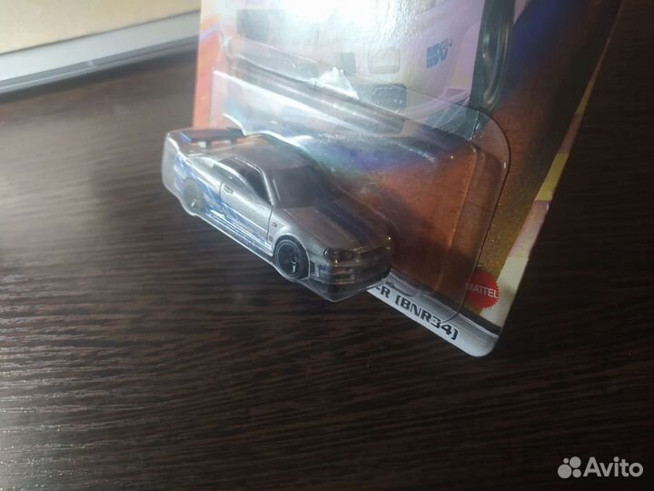 Машинка Hot Wheels Premium Nissan skyline gt-r