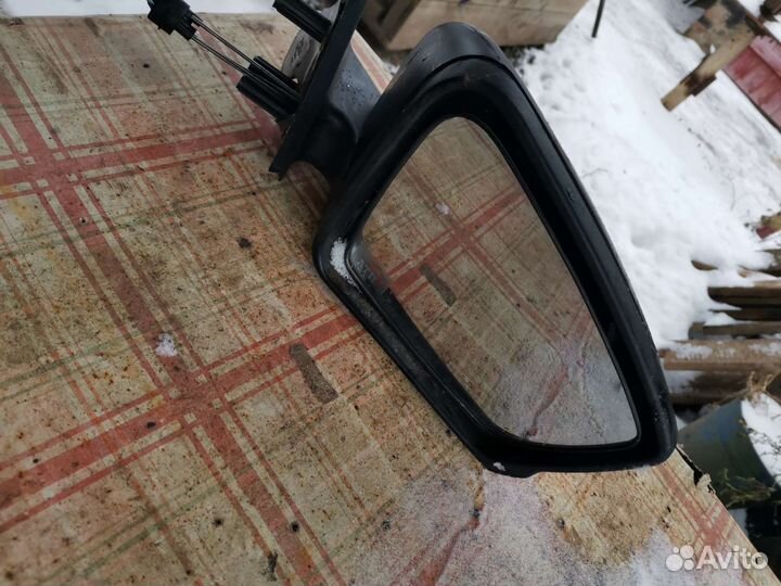 Зеркало правое Гранта