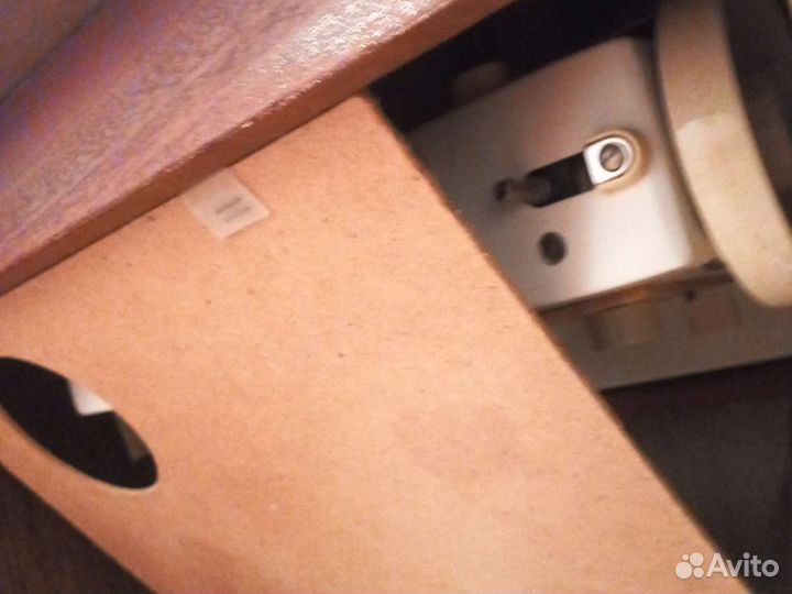 Швейная машина Чайка 142м