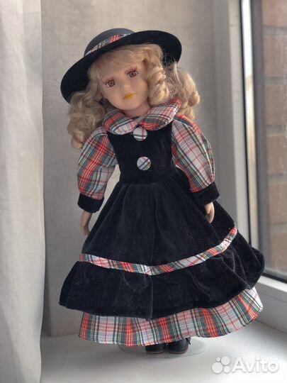 Куклы фарфоровые