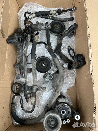 Ролики обводные на Land Cruiser 200