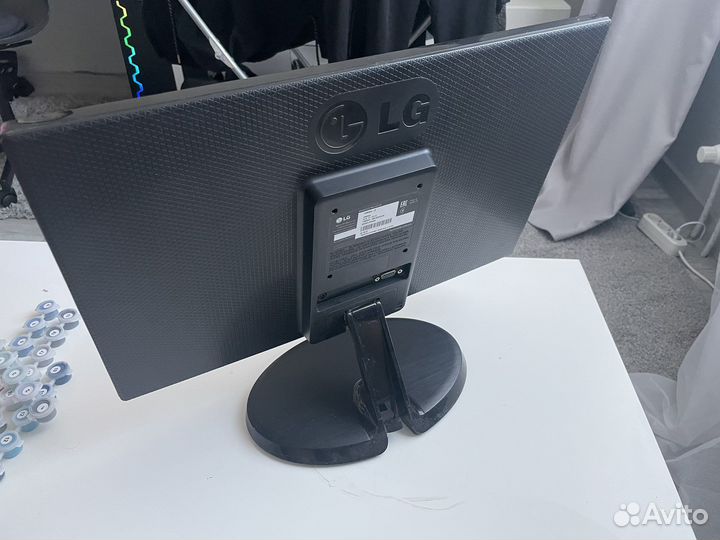 Монитор LG 19 дюймов