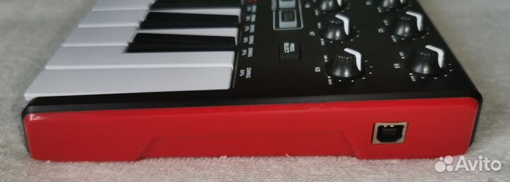 Миди клавиатура akai PRO MPK mini MK2