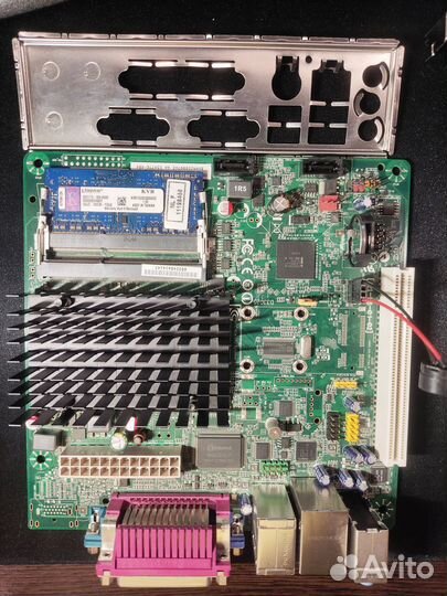 Intel D2500HN+Intel Atom D2500+DDR3 2GB+планка