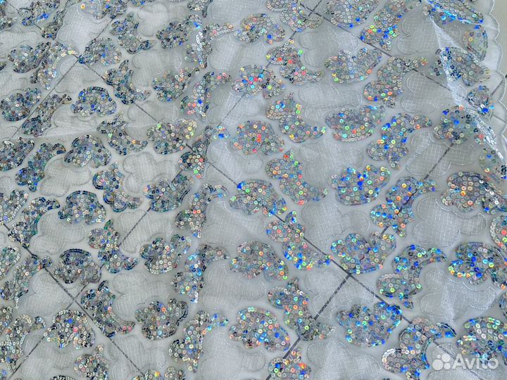 Продаются новые ткани белая, зеленая