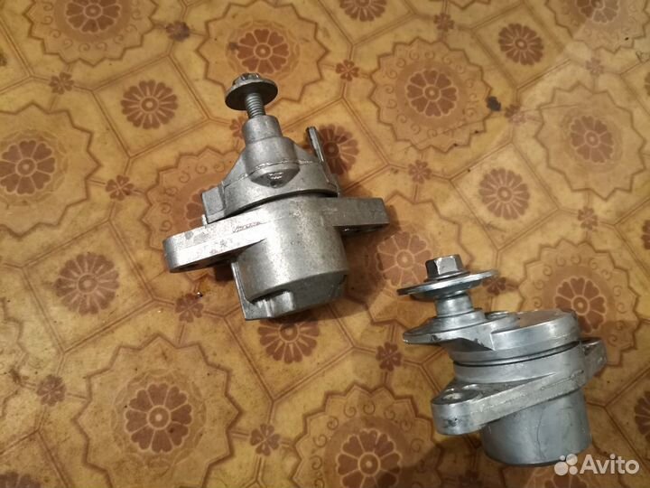 Натяжитель приводного ремня Рено Логан с гур и кон