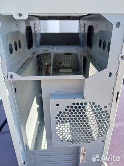 Корпус Micro ATX InWin