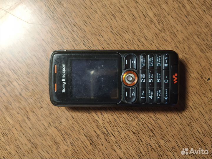 Sony Ericsson W200i walkman