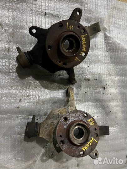 Поворотный кулак передний Renault Laguna 2