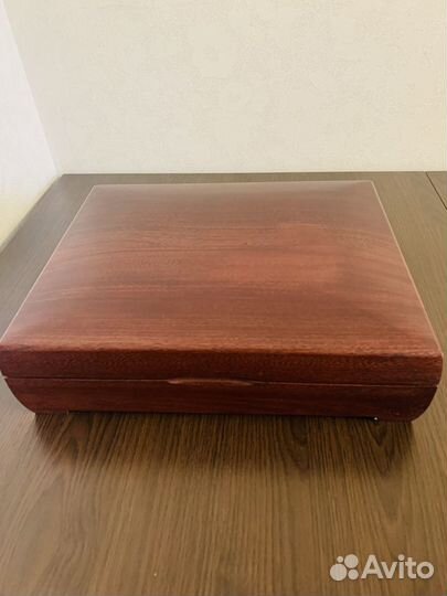 Подарочна книга