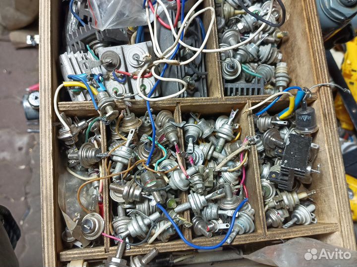 Диод силовой, Tириcторы