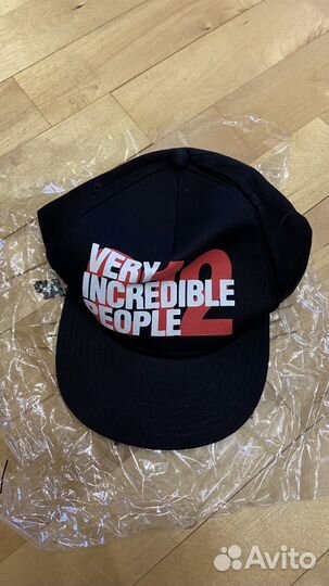 Бейсболка кепка carolina hererra