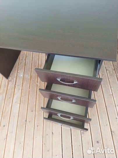 Продам письменный стол