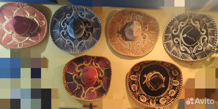 Сомбреро, вьетнамские шляпы, пончо, маракасы