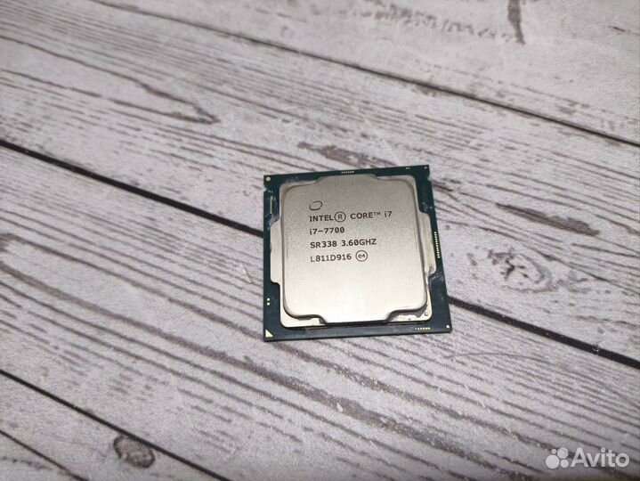 Процессор Intel Core i7-7700