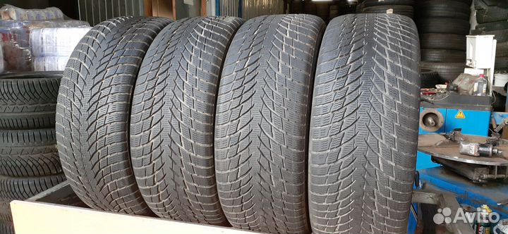 Nokian Tyres WR Snowproof P 225/45 R19