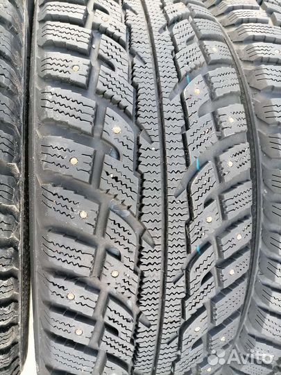 Kumho I'Zen RV Stud KC16 215/70 R16