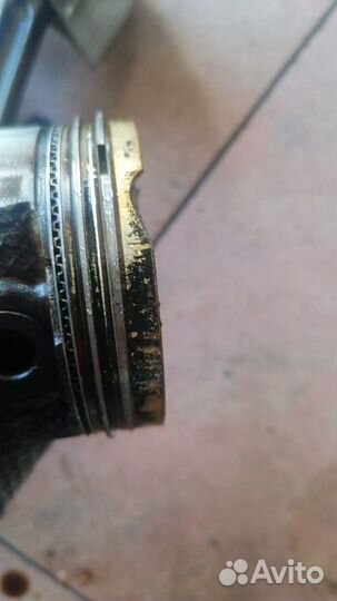 Шатун с поршнем Renault Fluence 1 1.6 K4MV838 2011