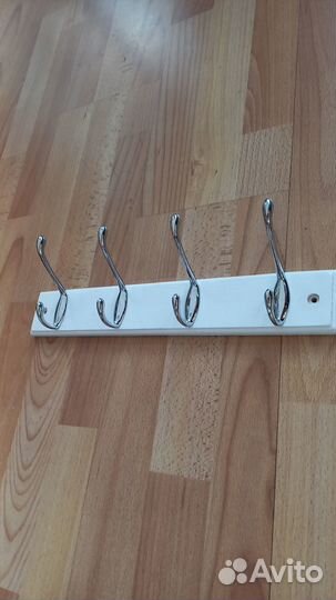 Вешалка настенная