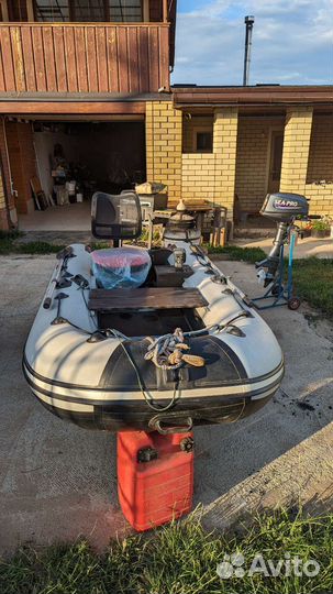 Ривьера 320 с мотором, эхолотом, колесами