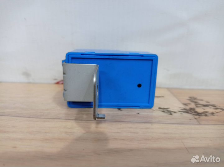 Сигнал звуковой Kia Rio 2 рест. 2011 968101G101