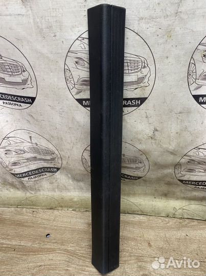 Пластик порогов внутренний Мерседес w204
