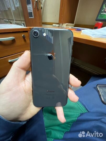 iPhone 8, 64 ГБ