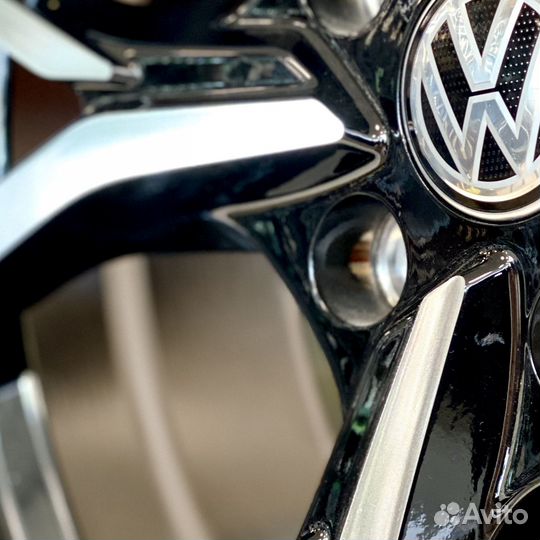 Новые диски VW GTI R17 5x112 на Volkswagen / Audi