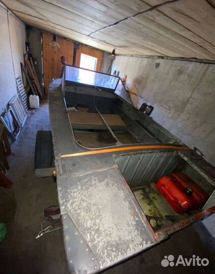 Мотолодка Прогресс