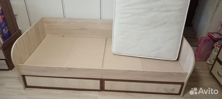 Кровать подростковая