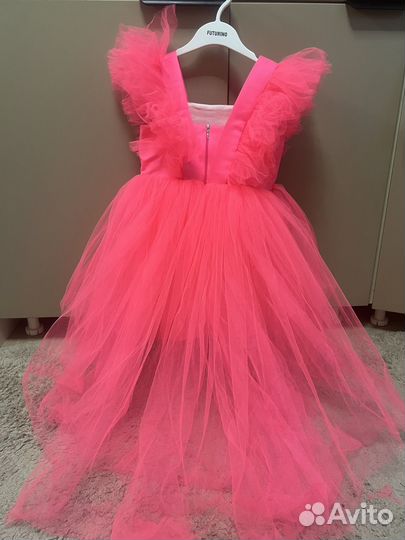 Платье нарядное на девочку 122