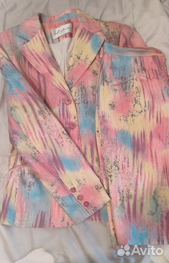 Костюм женский пиджак и юбка