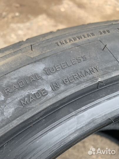 Dunlop SP Sport Maxx RT 2 255/45 R20 и 285/40 R20